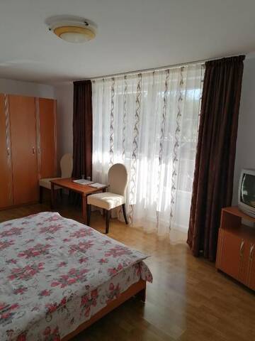 Фото номера Номер с кроватью размера «king-size» и видом на горы Проживание в семье Casa Tonyza г. Cisnădie 6
